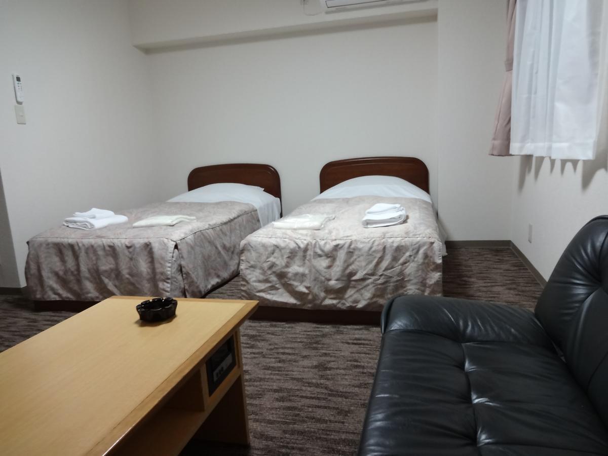 Ushiku City Hotel Ekimaekan Esterno foto