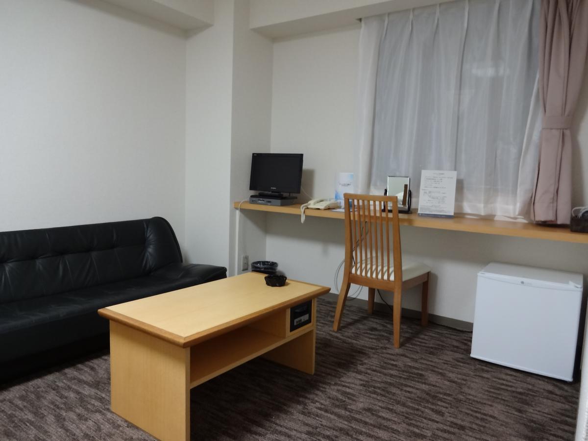 Ushiku City Hotel Ekimaekan Esterno foto
